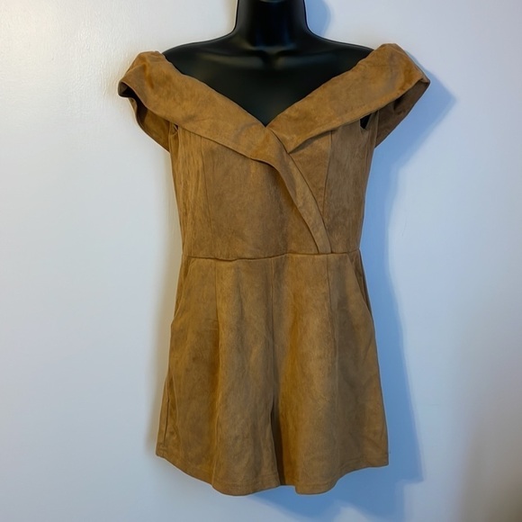 Fashion Nova Maryland Suede Romper in Camel color size M - Picture 2 of 16